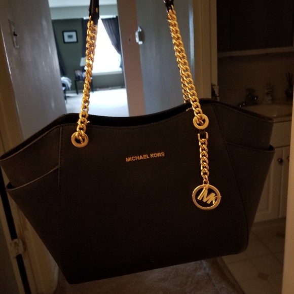 Authentic Michael Kors bag - Picture 3 of 3